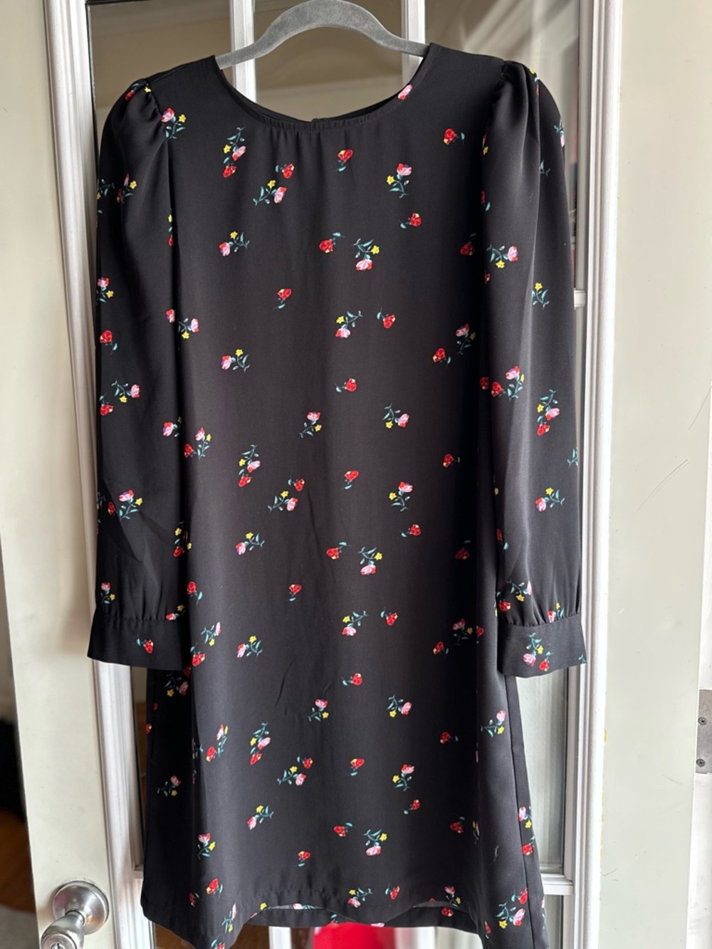 Old Navy Black Long-Sleeve Floral Shift Dress - size Medium